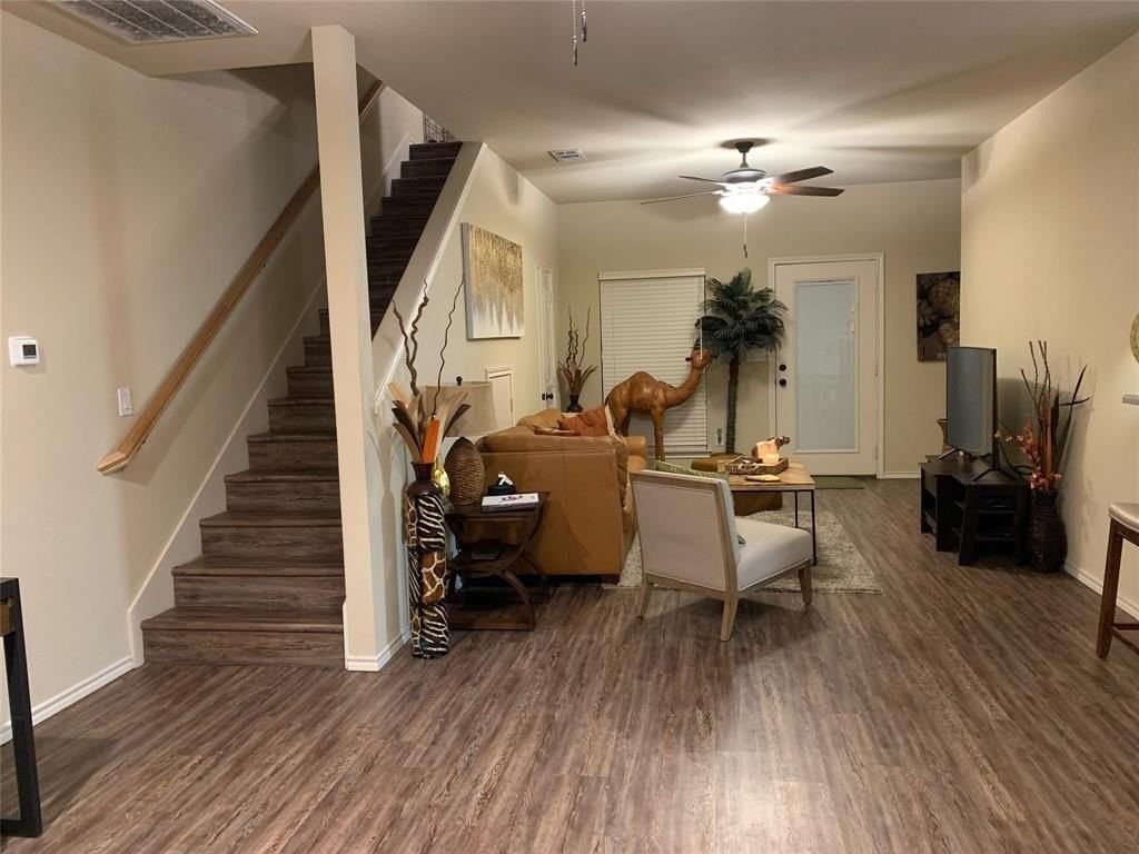 1005 Skyview Ct - Photo 3 of 20