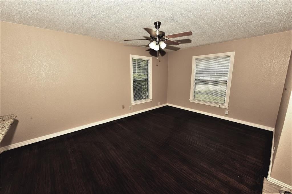 315 Texas St - Photo 3 of 17