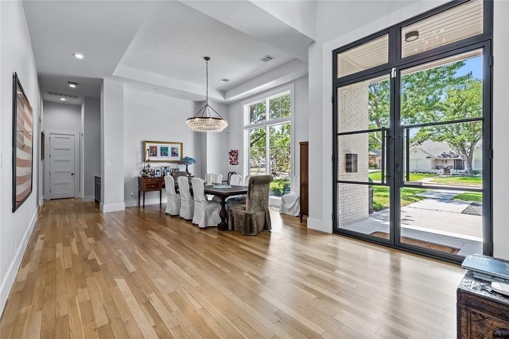 4431 Myerwood Ln - Photo 4 of 38