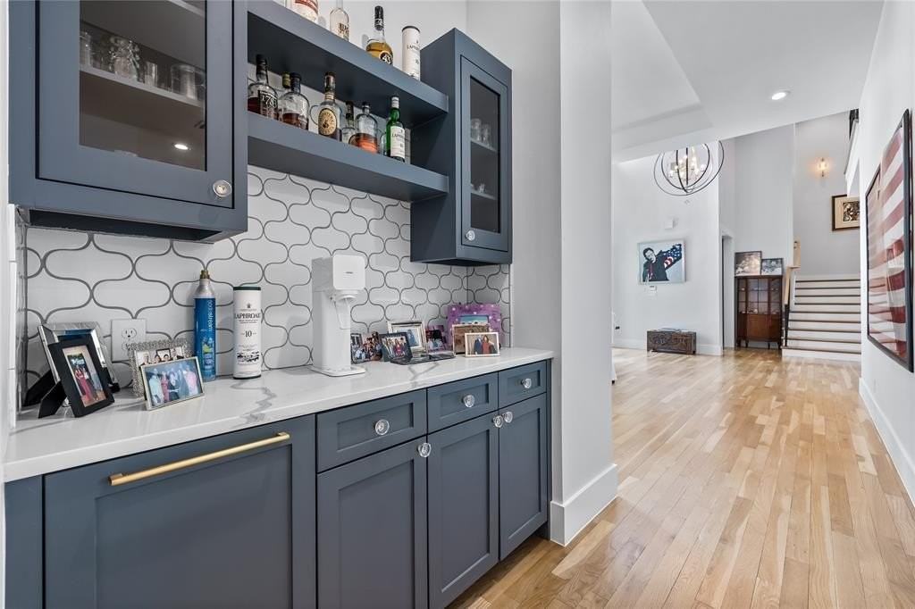 4431 Myerwood Ln - Photo 6 of 38