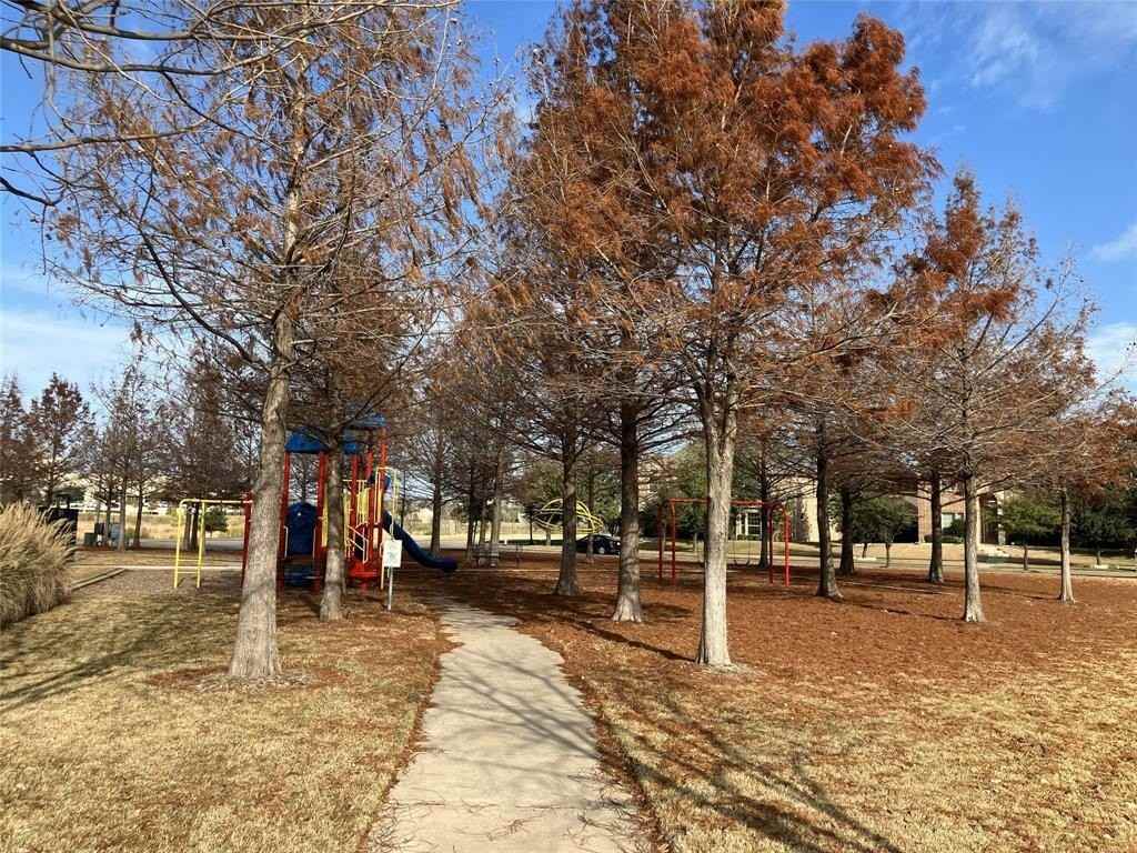 7585 Hidden Cove Ln - Photo 4 of 27