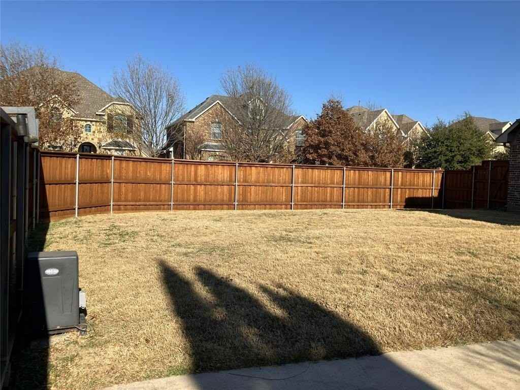 7585 Hidden Cove Ln - Photo 6 of 27