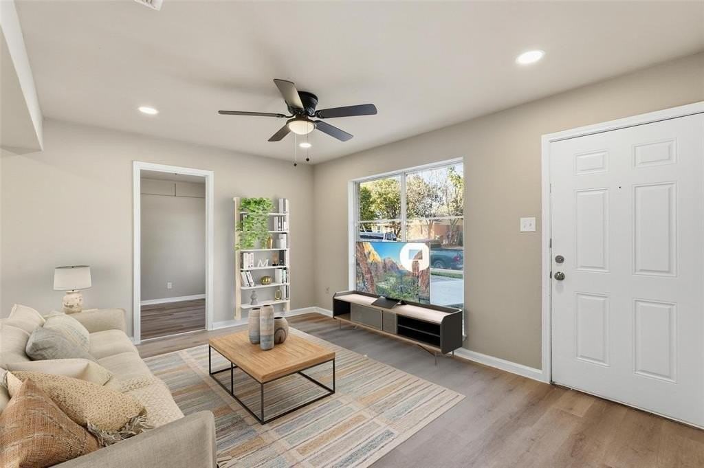 1118 Richard Dr - Photo 2 of 19