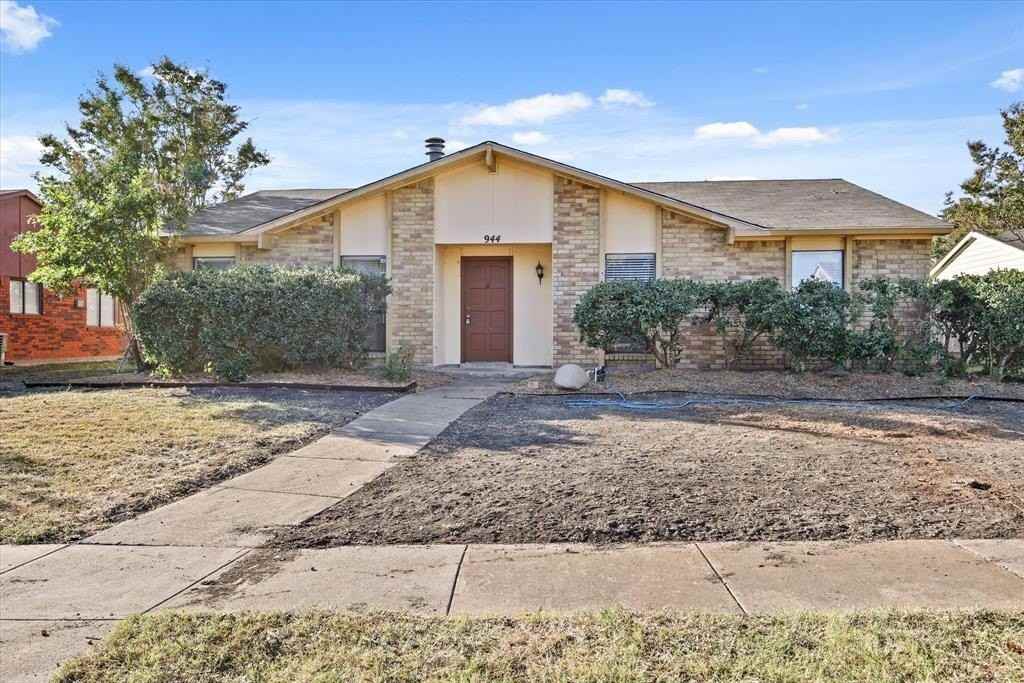 944 Longhorn Dr - Photo 3 of 28