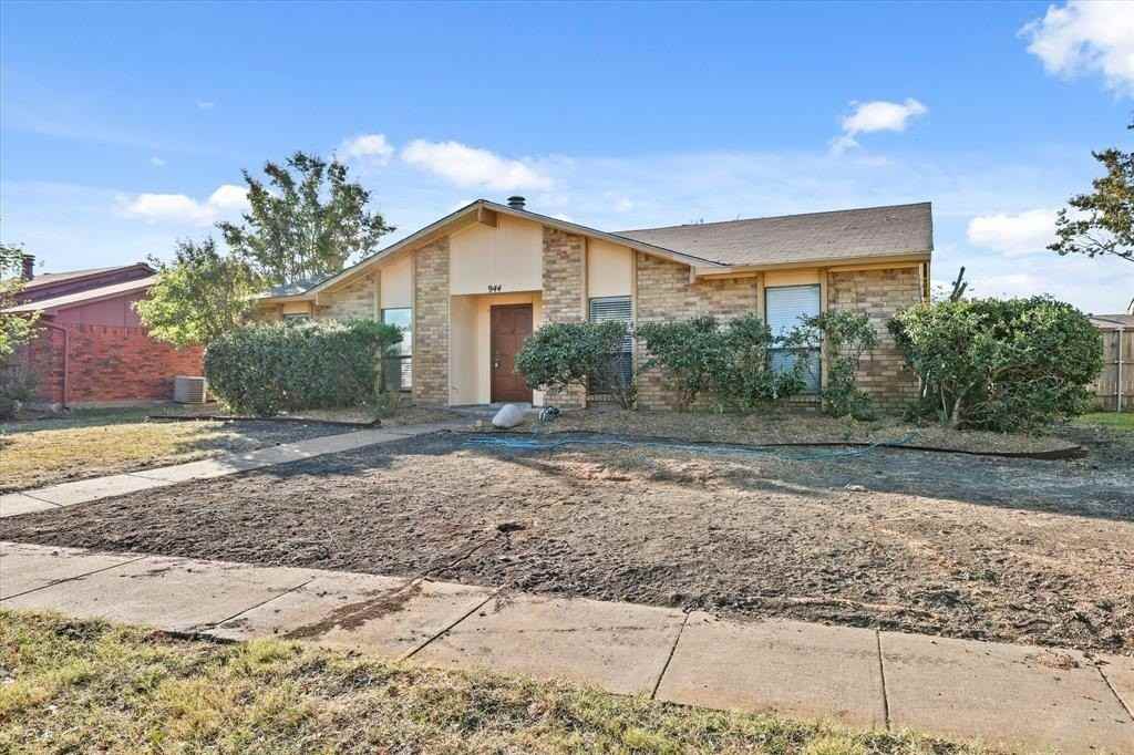 944 Longhorn Dr - Photo 4 of 28