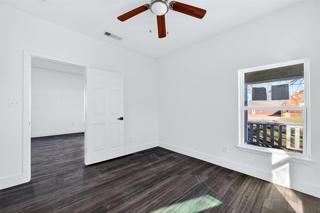 710 E Lamar St - Photo 4 of 25