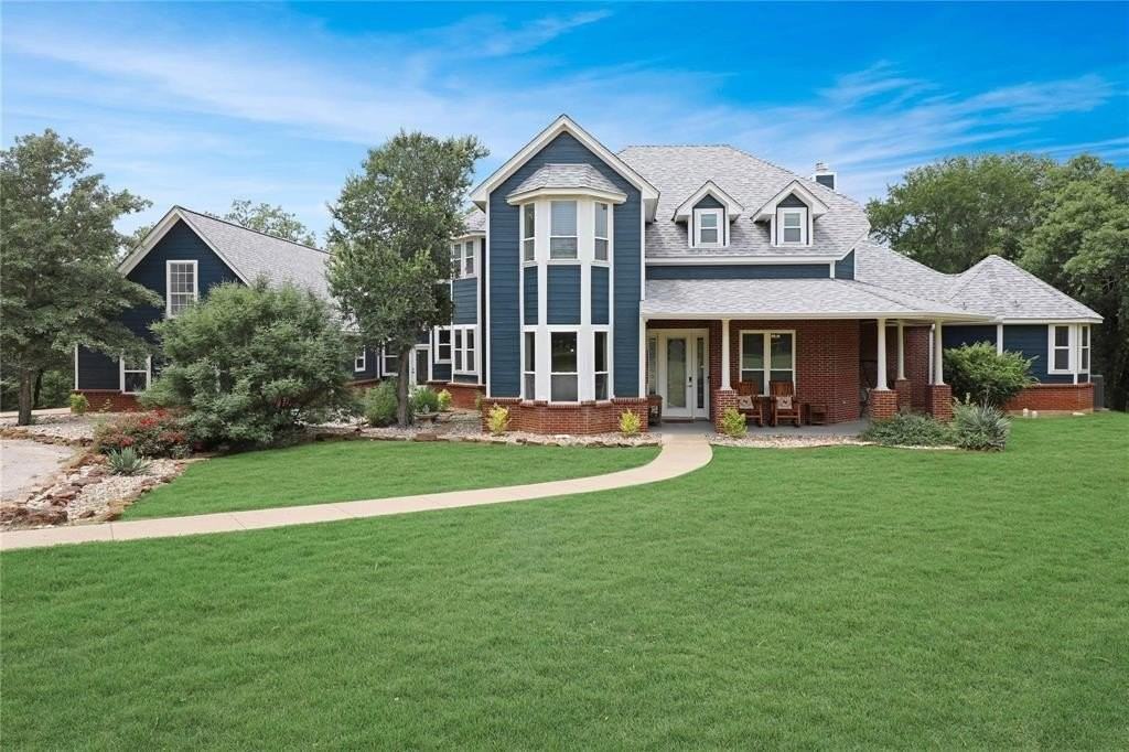 1751 Spring Mountain Rd - Photo 2 of 38