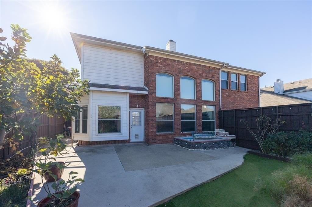 9216 Sterling Gate Dr - Photo 7 of 39