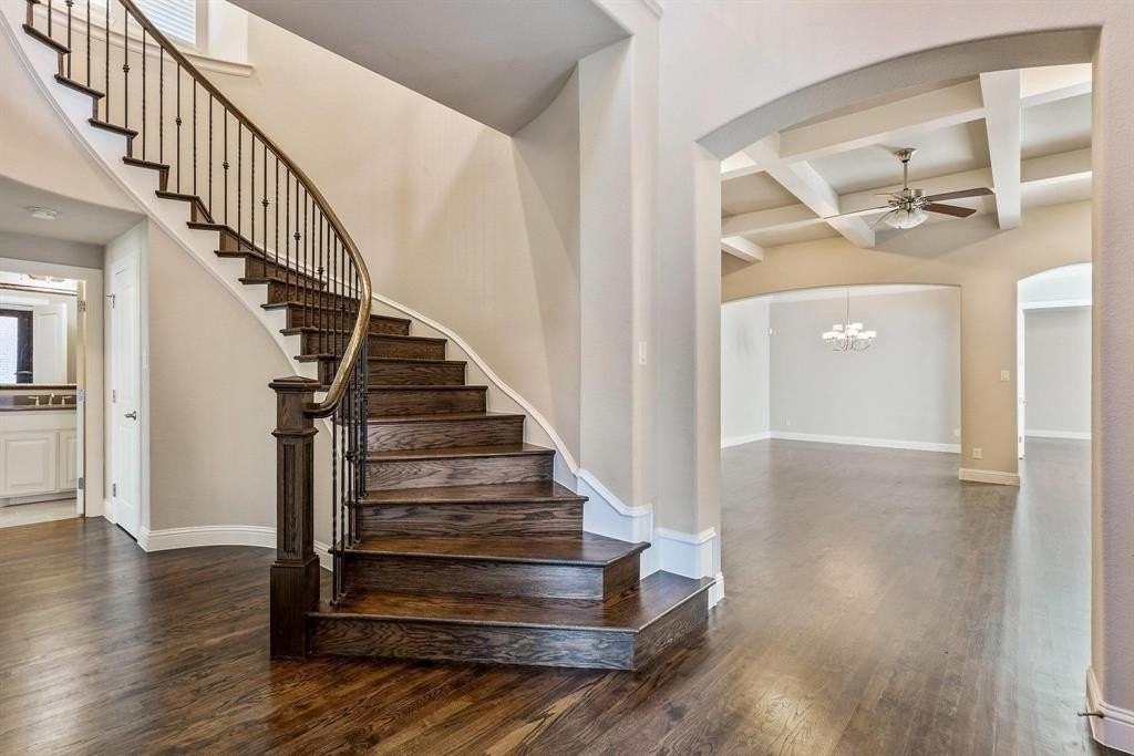 402 Montpelier Dr - Photo 5 of 39