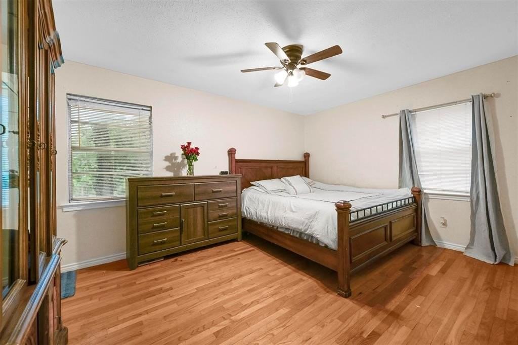 4405 Tynes Dr - Photo 4 of 24