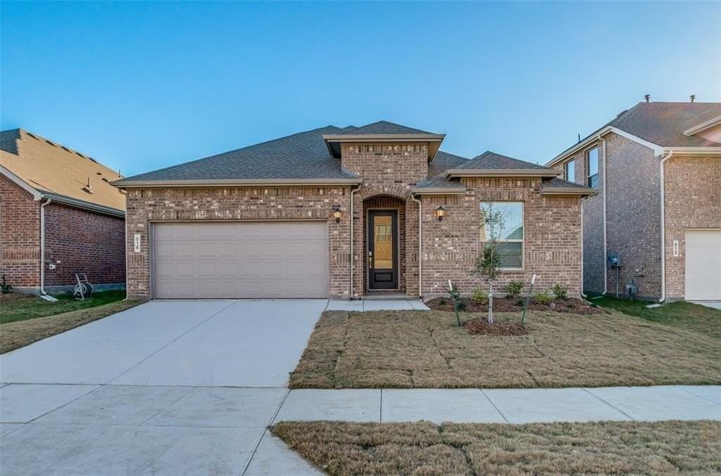 816 Warleggan Way - Photo 2 of 12