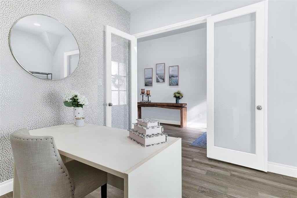 917 Queens Lake Trl - Photo 7 of 40