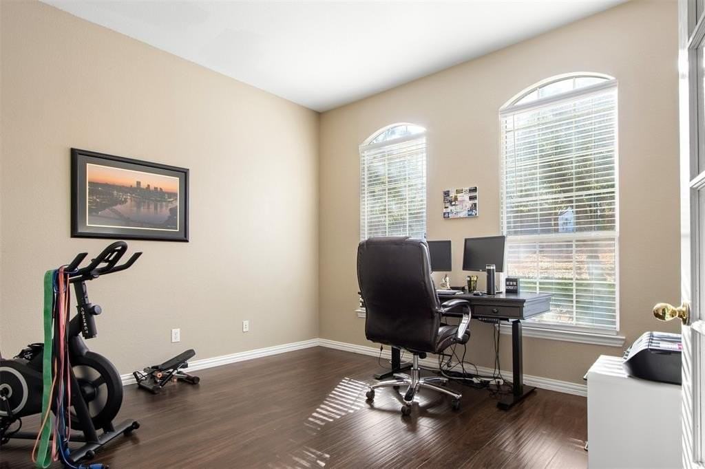 750 Bradford St - Photo 4 of 39