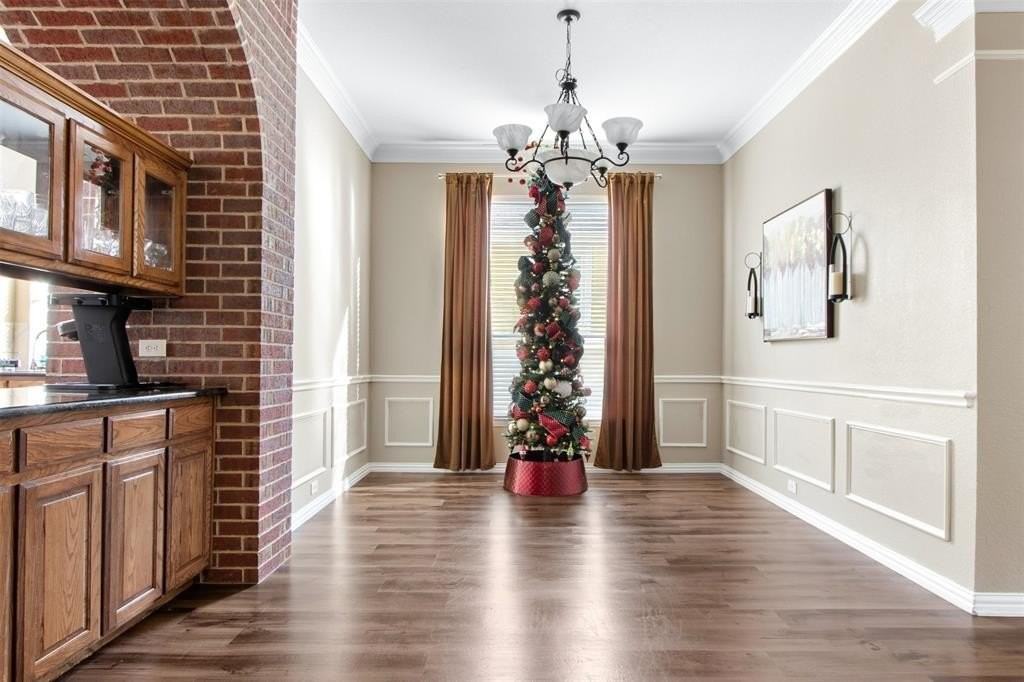 750 Bradford St - Photo 6 of 39