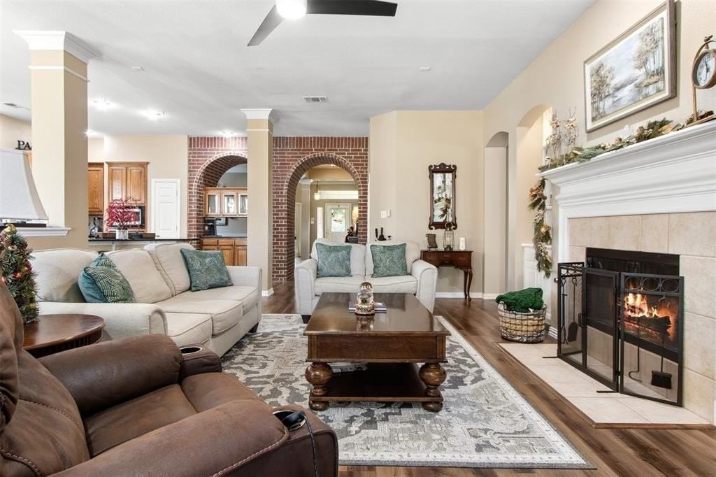 750 Bradford St - Photo 7 of 39