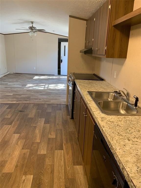 1621 Coral Rd - Photo 3 of 7