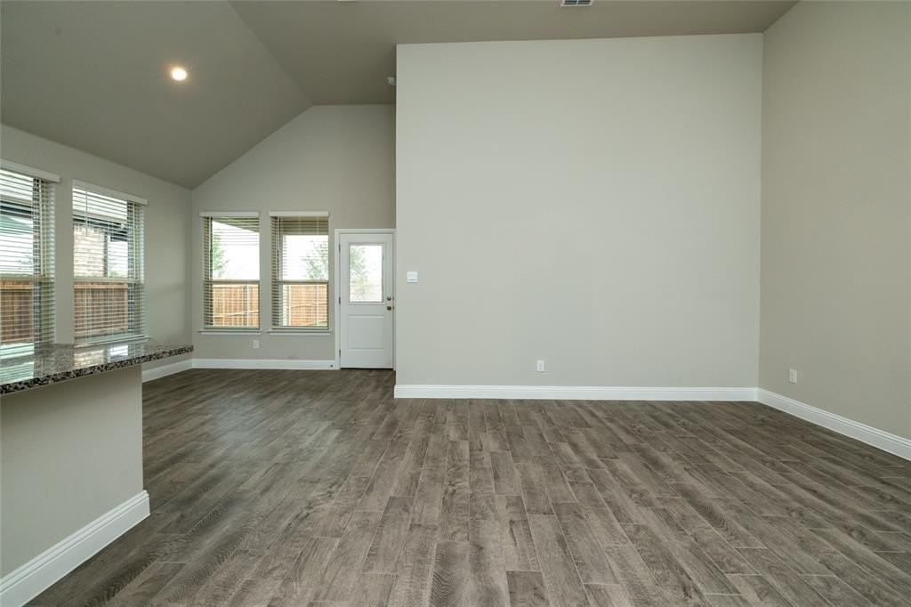 4816 Dewy Rose Ln - Photo 7 of 33