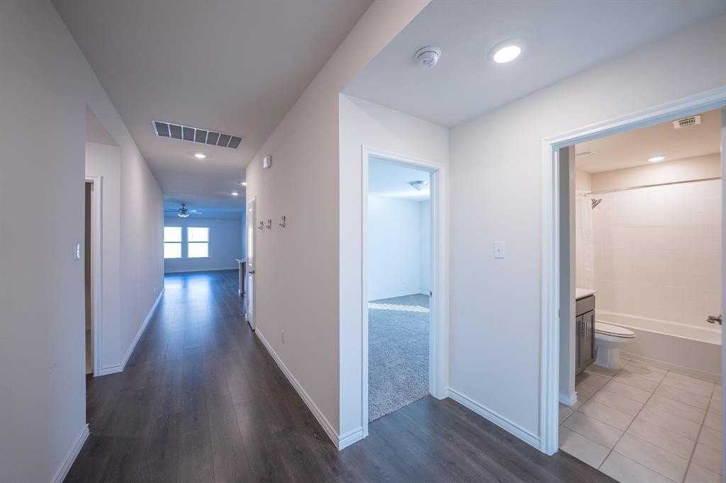 400 Willow View Way - Photo 2 of 38