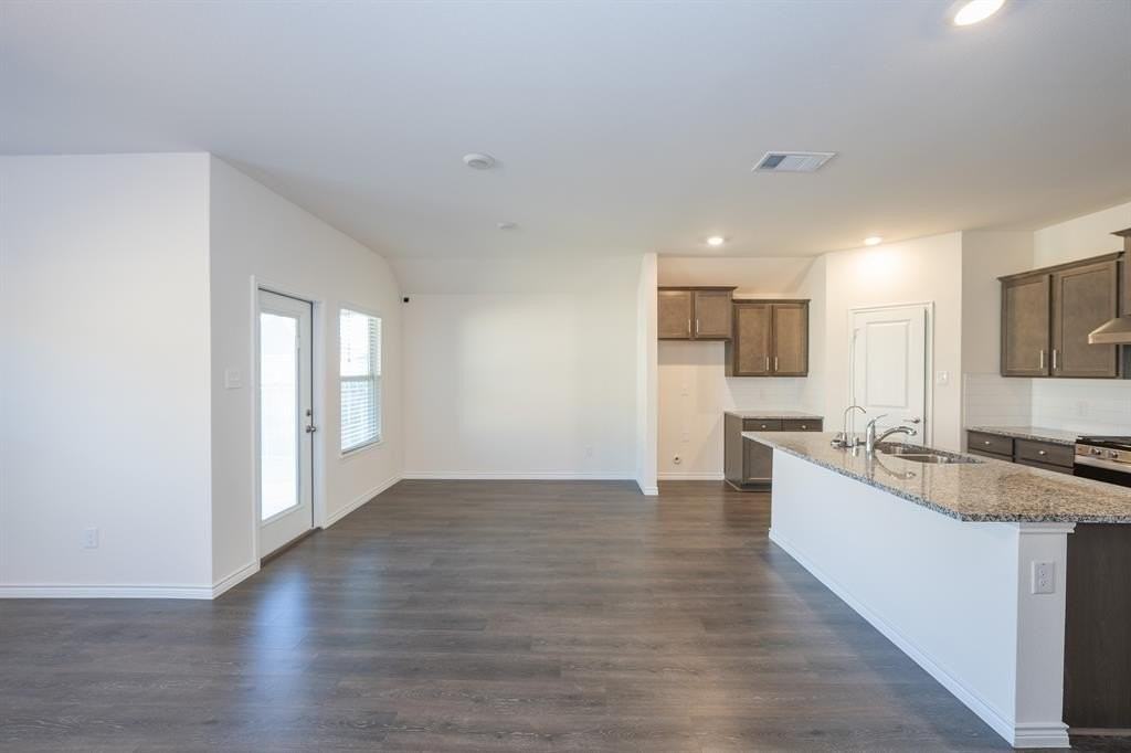 400 Willow View Way - Photo 5 of 38