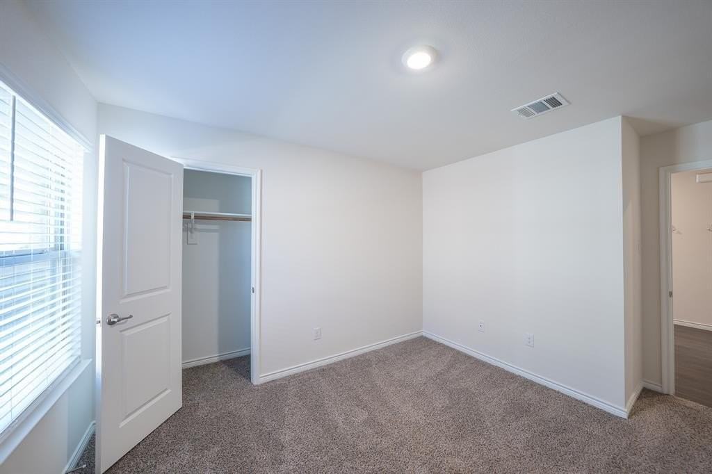 400 Willow View Way - Photo 7 of 38