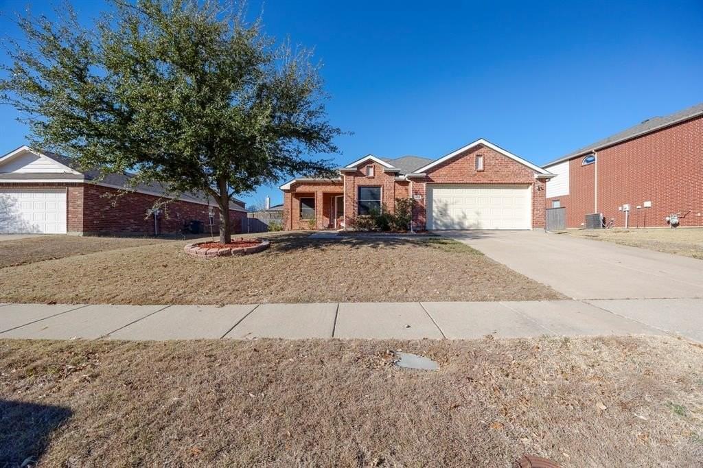 1408 Millbrook Ln - Photo 2 of 39