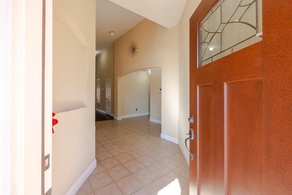 1408 Millbrook Ln - Photo 6 of 39