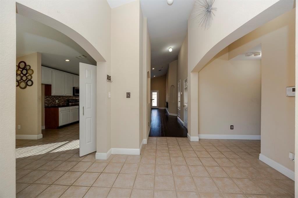 1408 Millbrook Ln - Photo 7 of 39