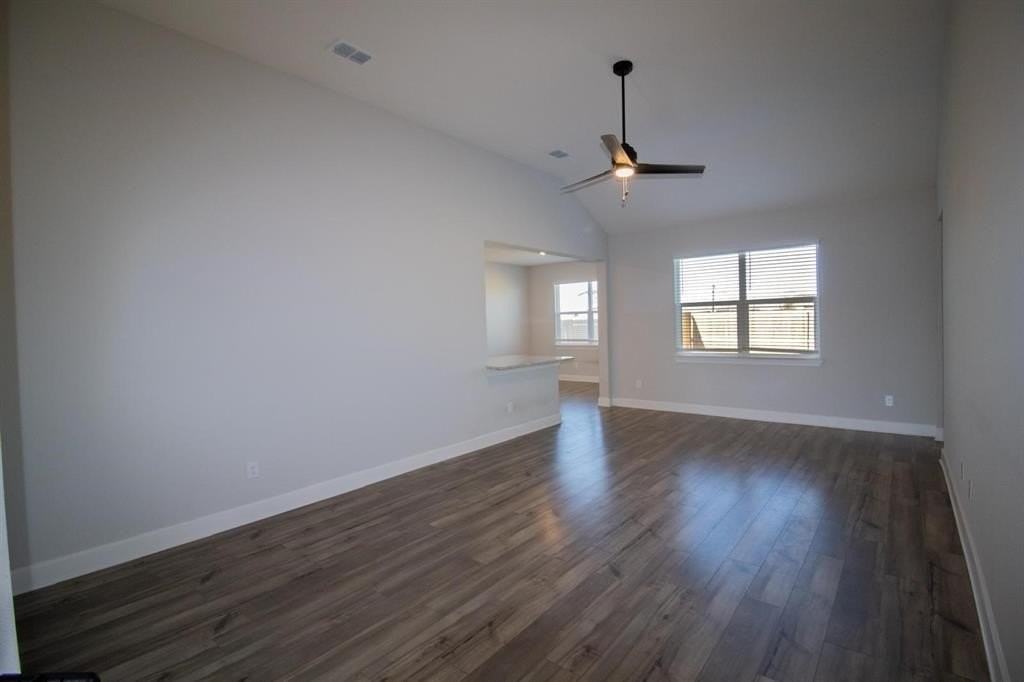 910 Emerson Dr - Photo 4 of 24