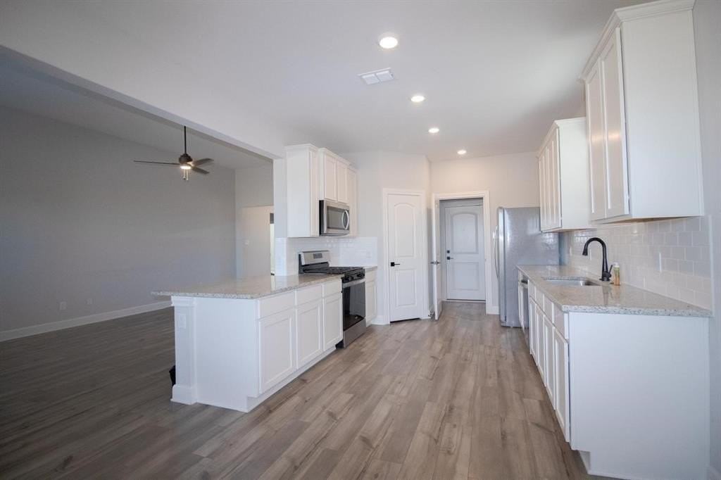 910 Emerson Dr - Photo 7 of 24