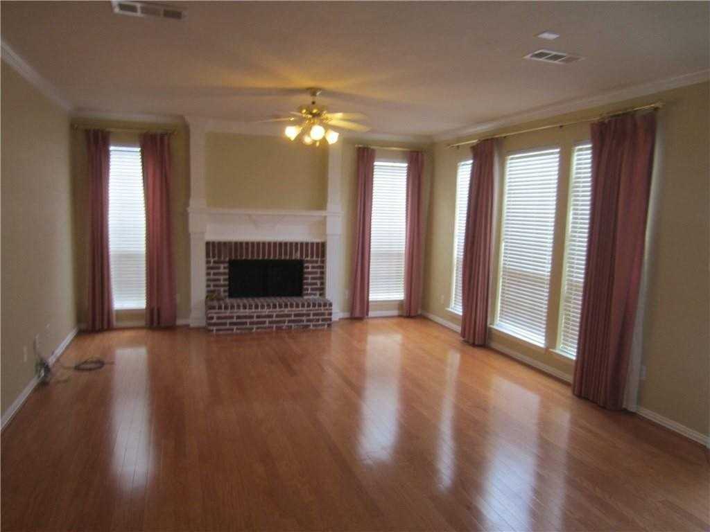 1800 Chester Dr - Photo 2 of 14