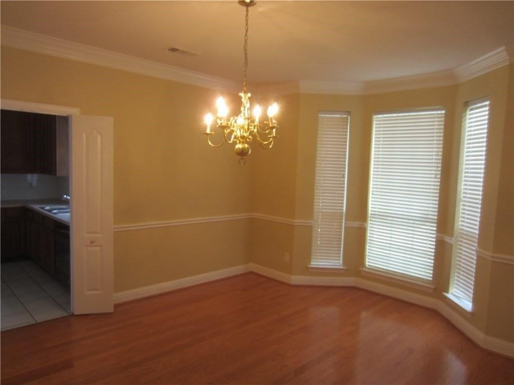 1800 Chester Dr - Photo 3 of 14