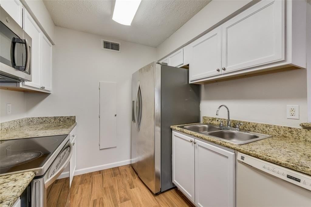 4427 Westminster Dr - Photo 5 of 15