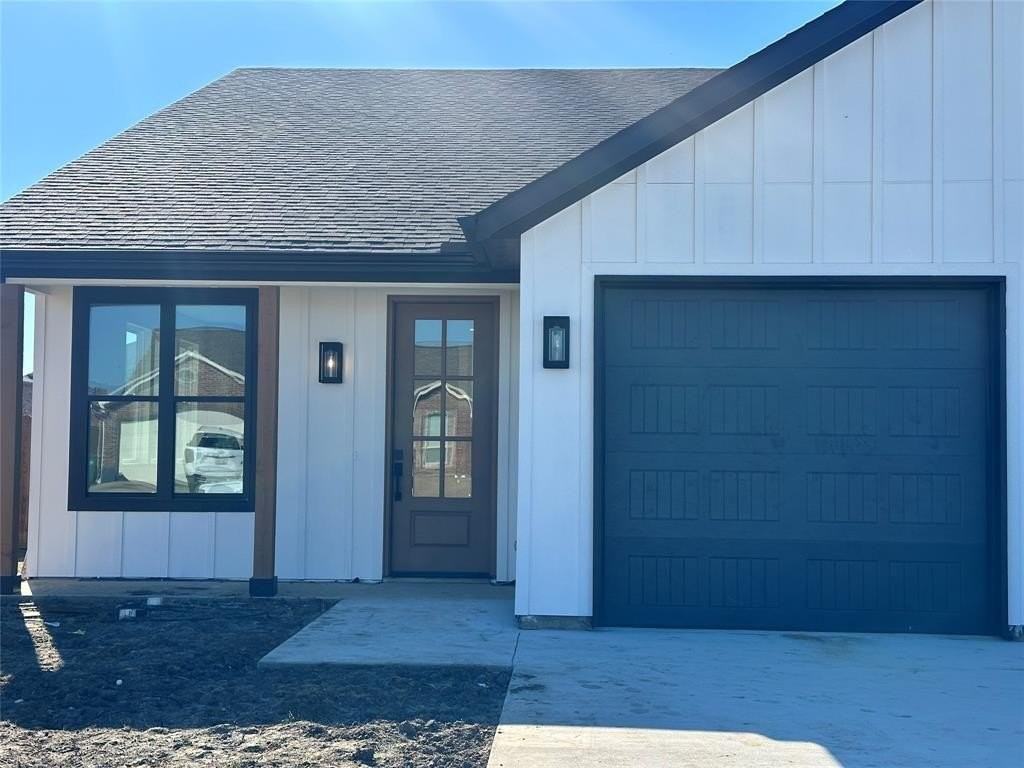 523 Harris St - Photo 2 of 19