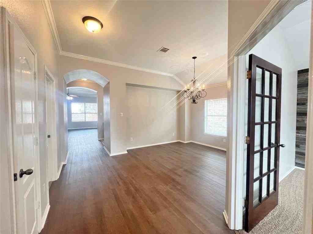 7011 Chackbay Ln - Photo 7 of 34