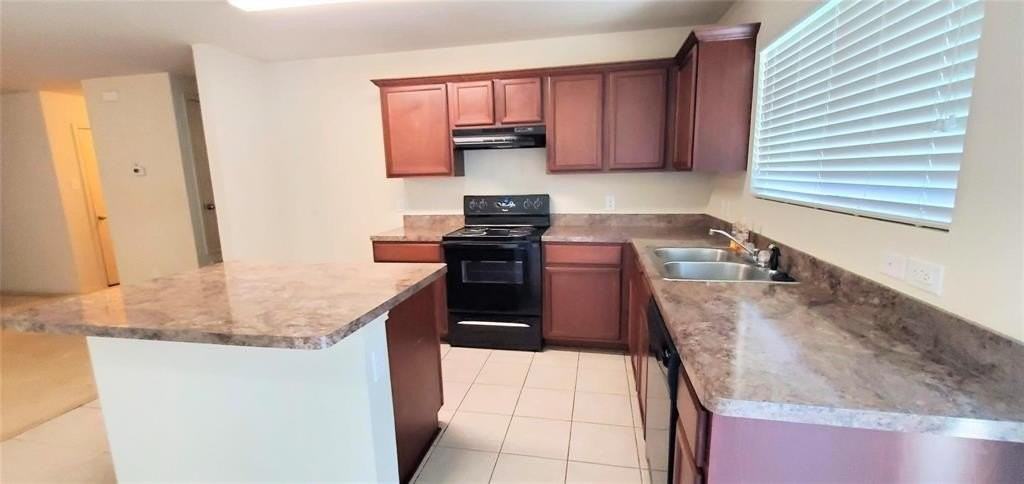 1409 S Raven Dr - Photo 3 of 13