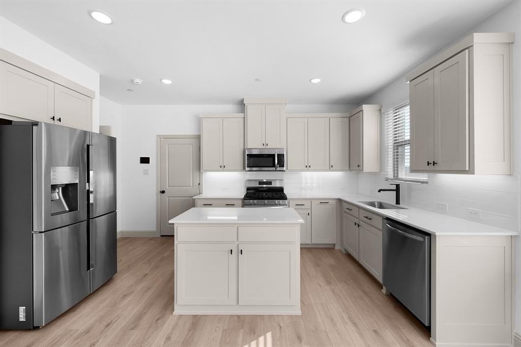 500 4th St - Photo 2 of 29