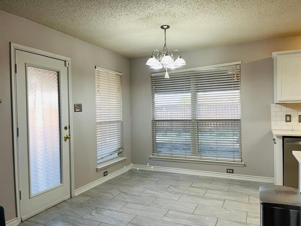 1703 Solitude Ct - Photo 3 of 20