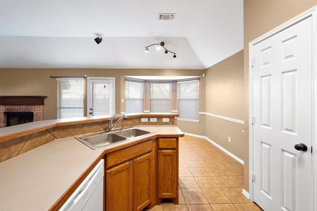 309 Shane Ln - Photo 6 of 20