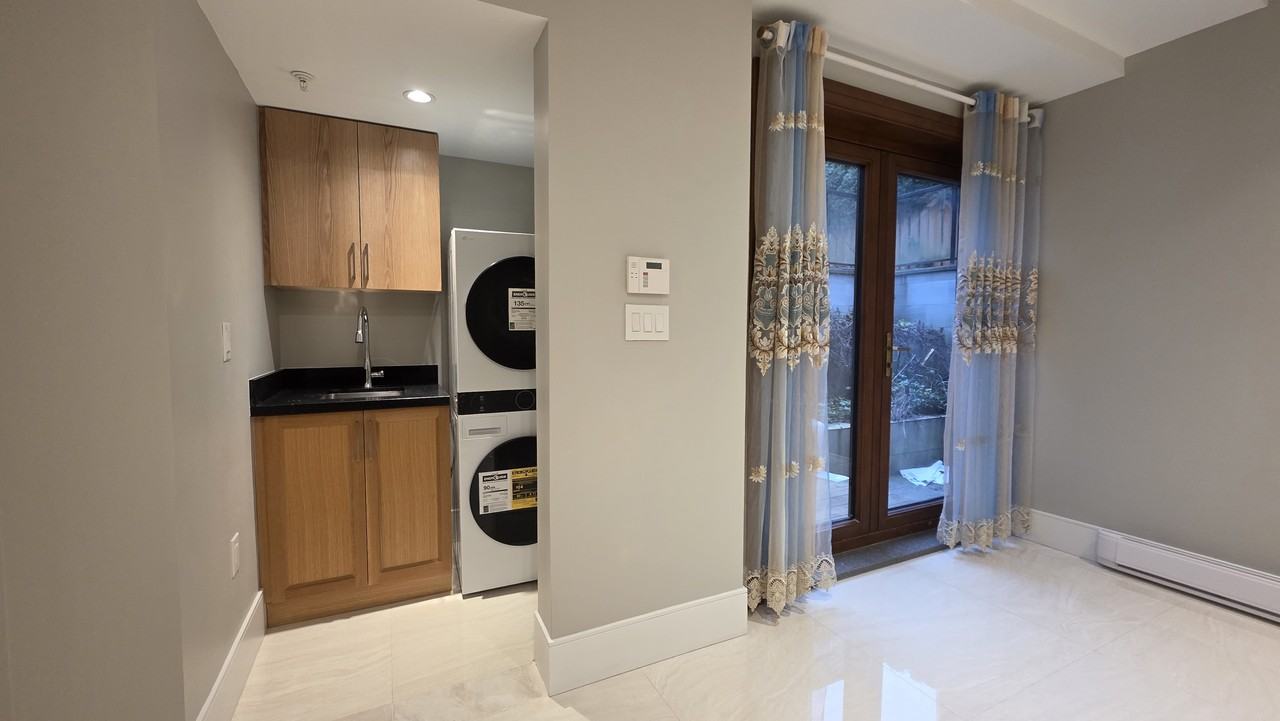 2962 Crown Street - Photo 5 of 12