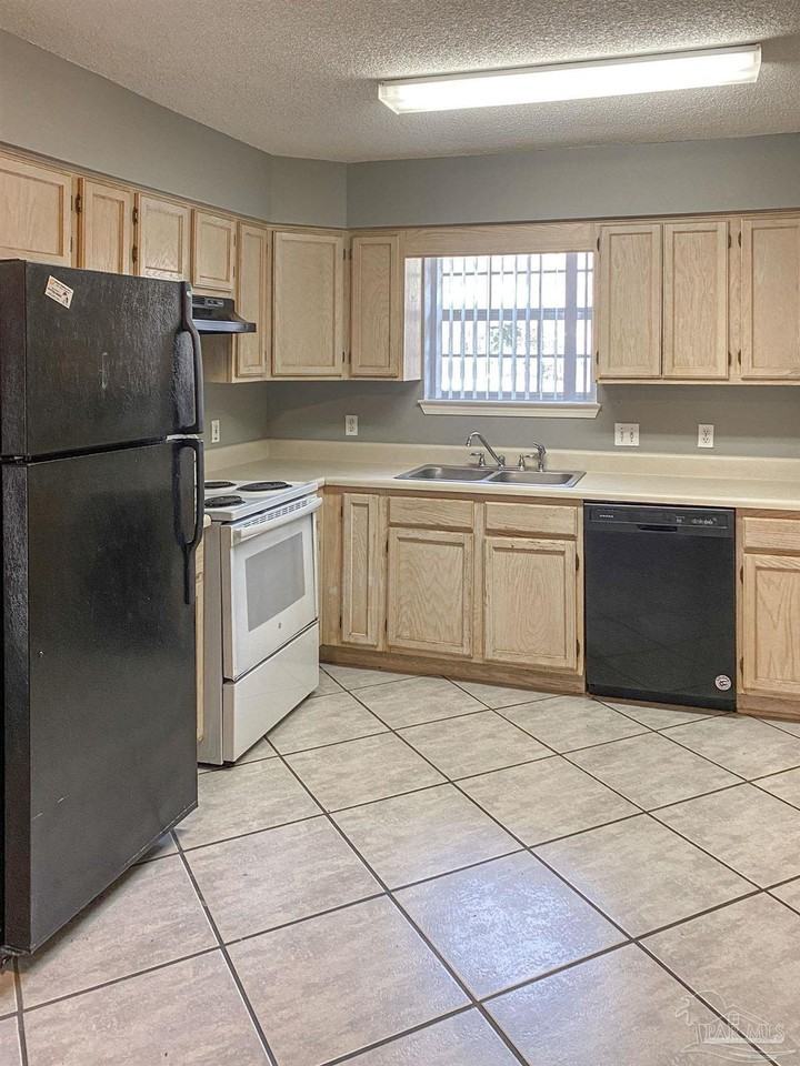 12611 Meadson Rd - Photo 5 of 22