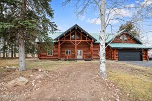 featured image of 948 S Foothill Dr