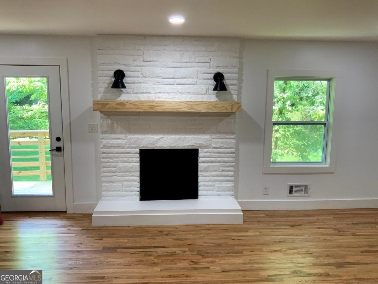 2800 Duke Of Gloucester - Photo 3 of 9