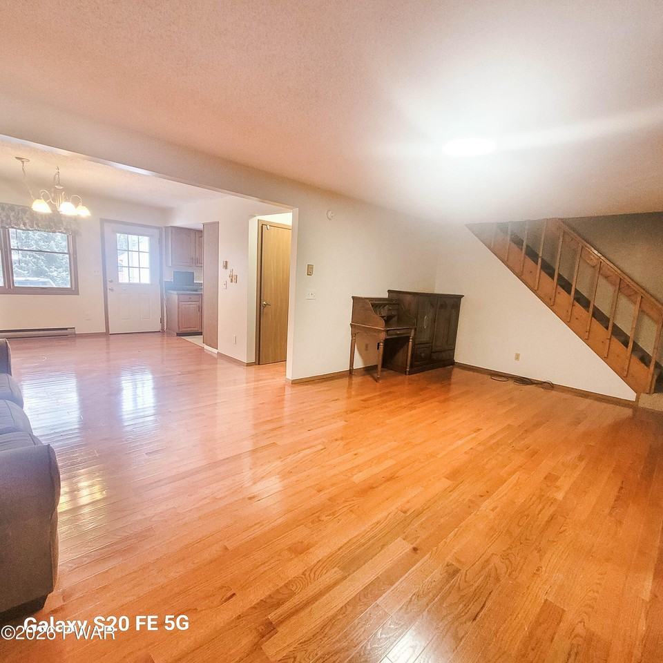 110 Wheatfield Ct - Photo 2 of 18