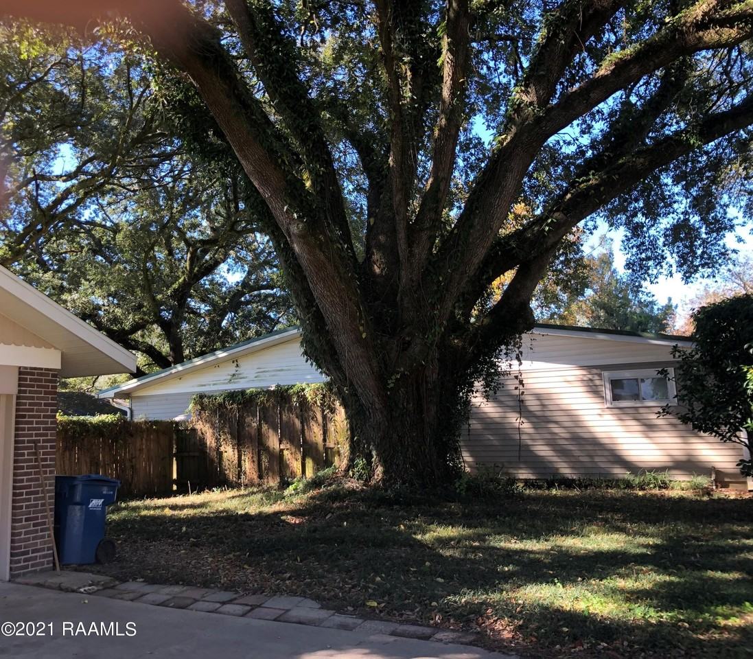 505 Saint Camille St - Photo 2 of 19