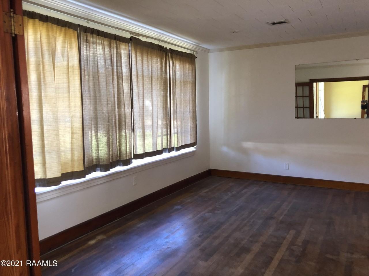 505 Saint Camille St - Photo 4 of 19