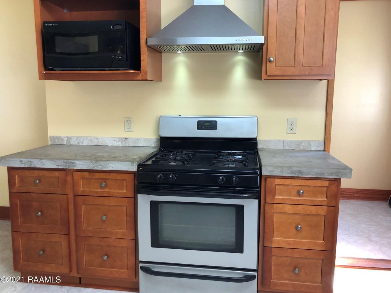 505 Saint Camille St - Photo 5 of 19