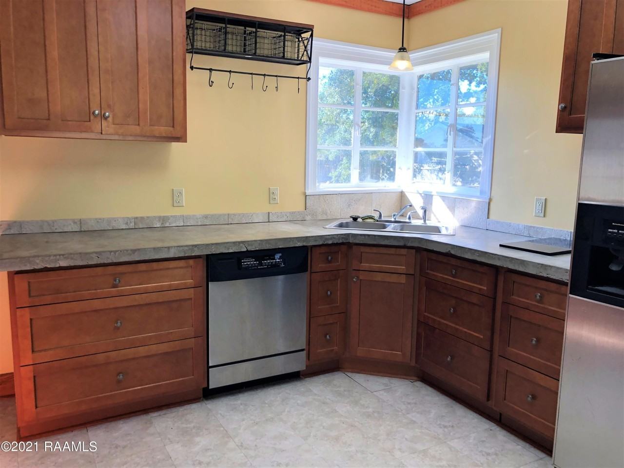 505 Saint Camille St - Photo 6 of 19