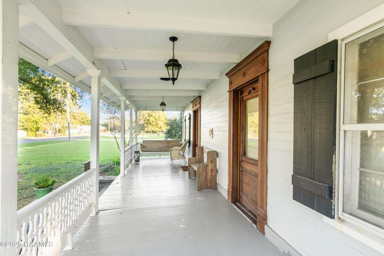 745 S Poydras St - Photo 3 of 17