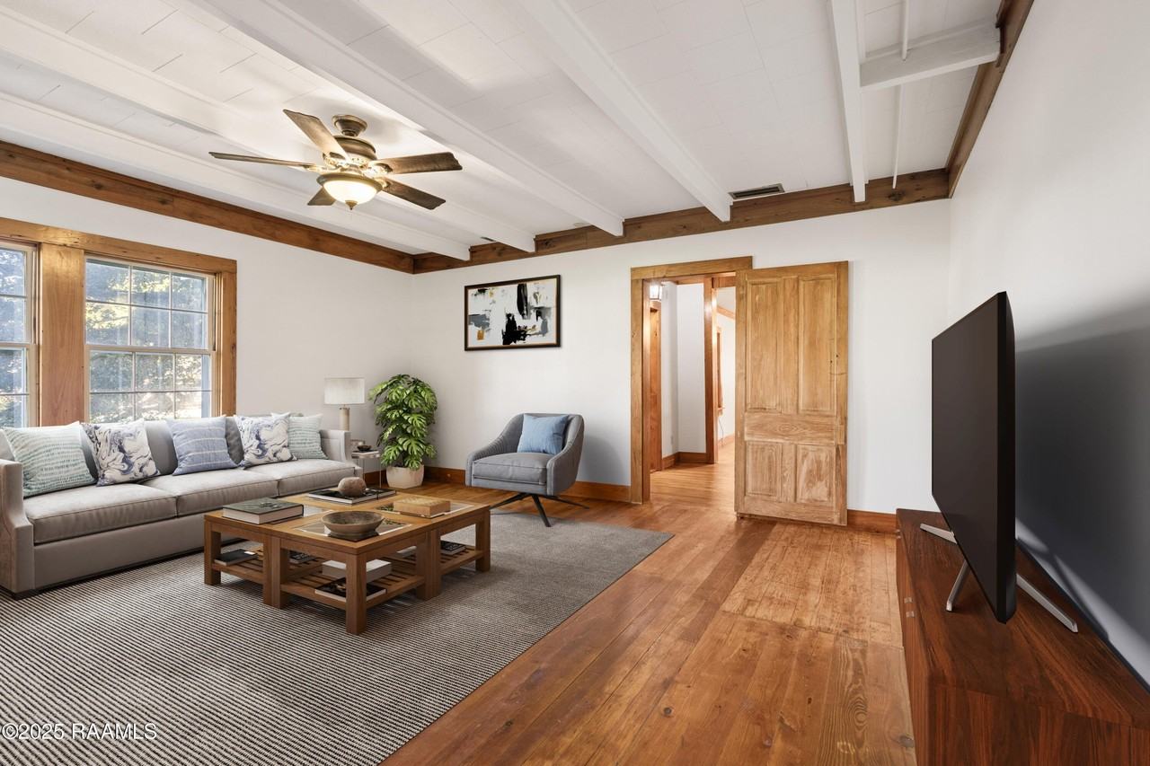 745 S Poydras St - Photo 7 of 17