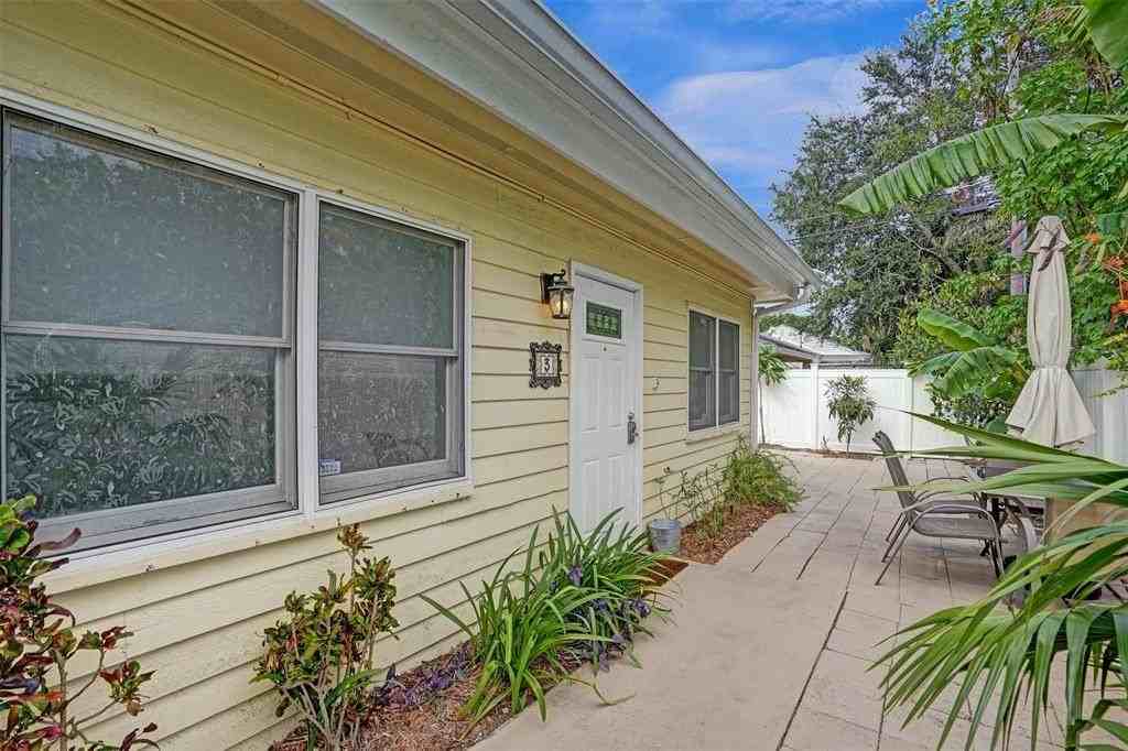 901 Se 14th Ct #3 - Photo 5 of 16